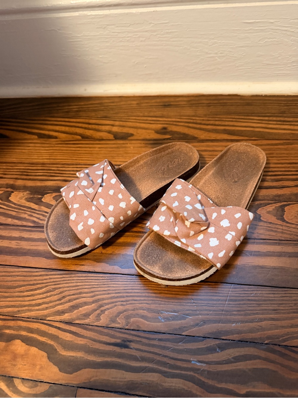 Aerie Slip-On Bow Sandals
